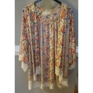 Umgee floral kimono with lace detail